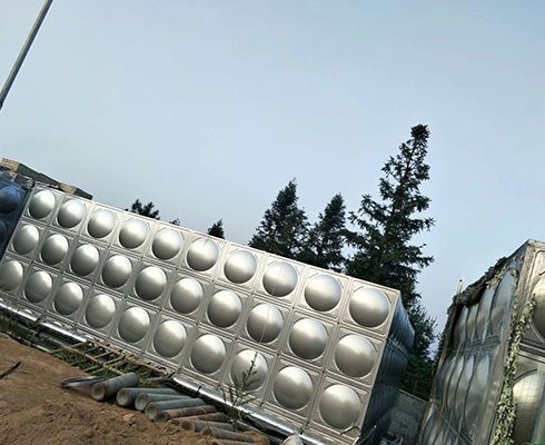 為什么不銹鋼水箱板材表面要設計鼓起來的形狀呢？